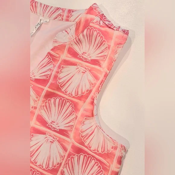 Lulu-B Pink Shell-Print Split V-Neck Sleeveless Top - Picture 5 of 7